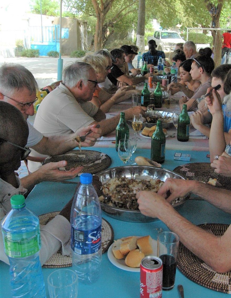 Premiers repas au Baobab sur Terre (Lieu de vie)