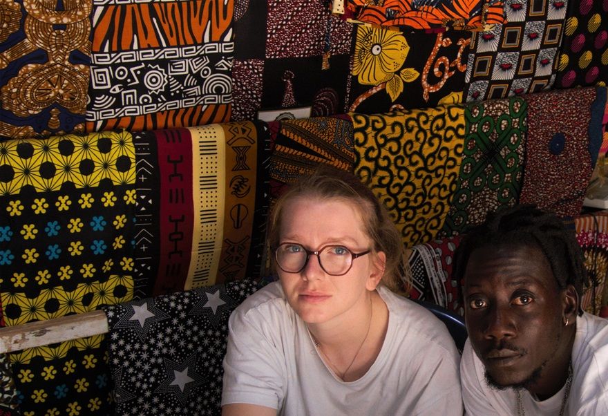 Darou : Musicien, danseur. Artiste Heureux de participer au chantier et de travailler en groupe Oriane: Aide soignante, 1ère fois au Sénégal, contente de pouvoir découvrir une autre culture et de découvrir ce pays.